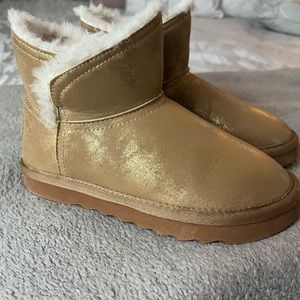 Girls size 13 Children’s Place Fur Boots